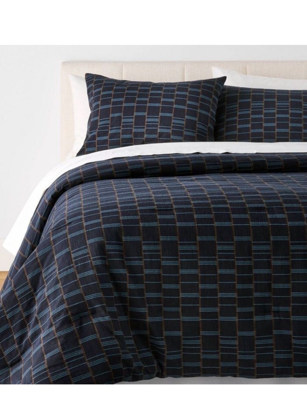 2pc Twin/Twin Extra Long Woven Grid Comforter Set
Navy Blue - Threshold